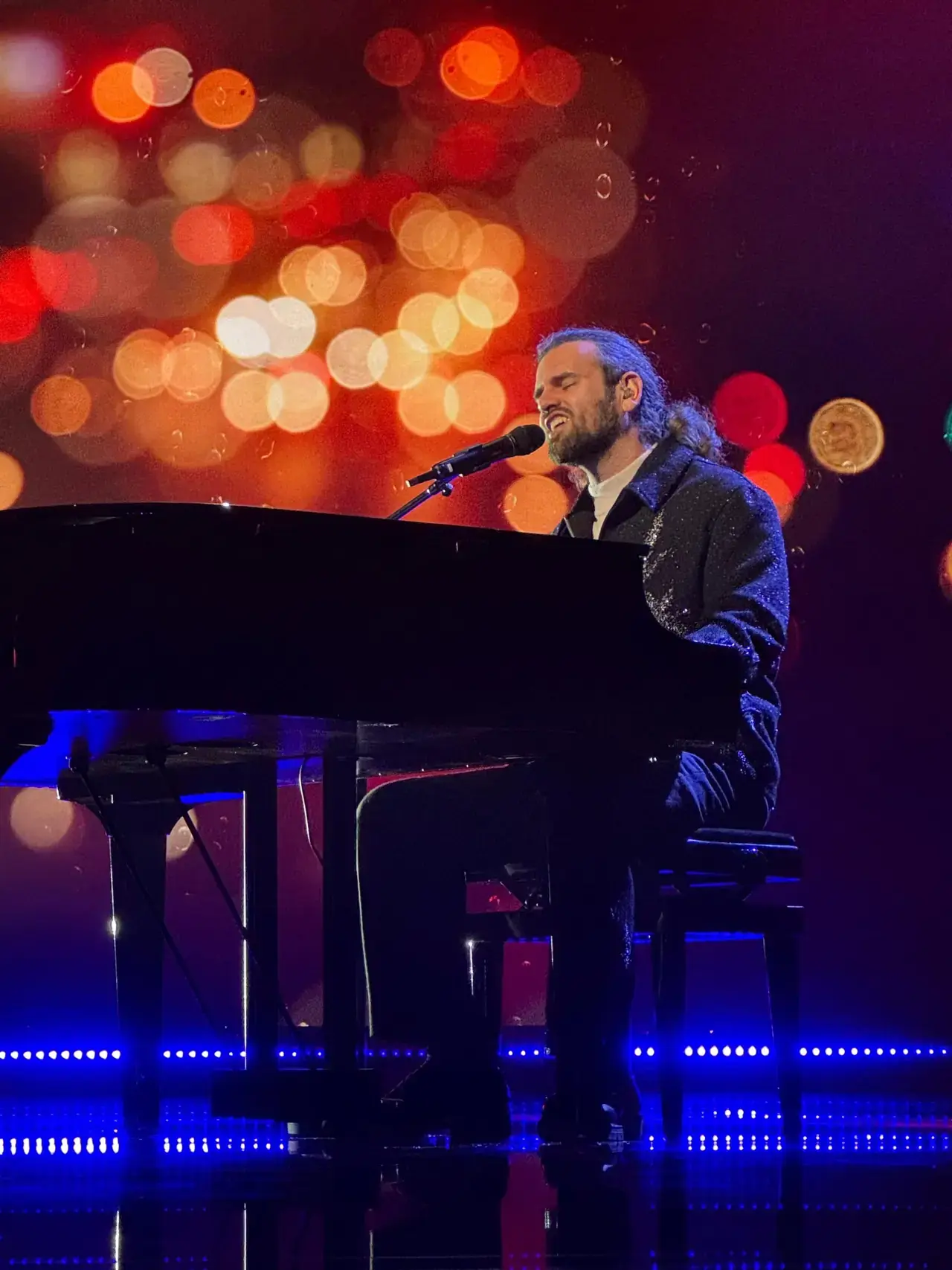 SIDRIT VOKSHI live at the piano